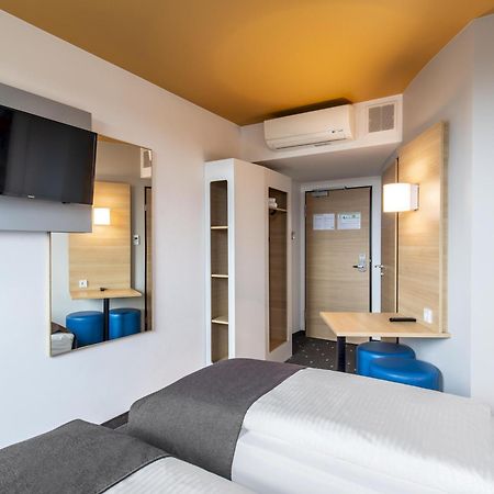 B&B Hotel 兰茨胡特 外观 照片