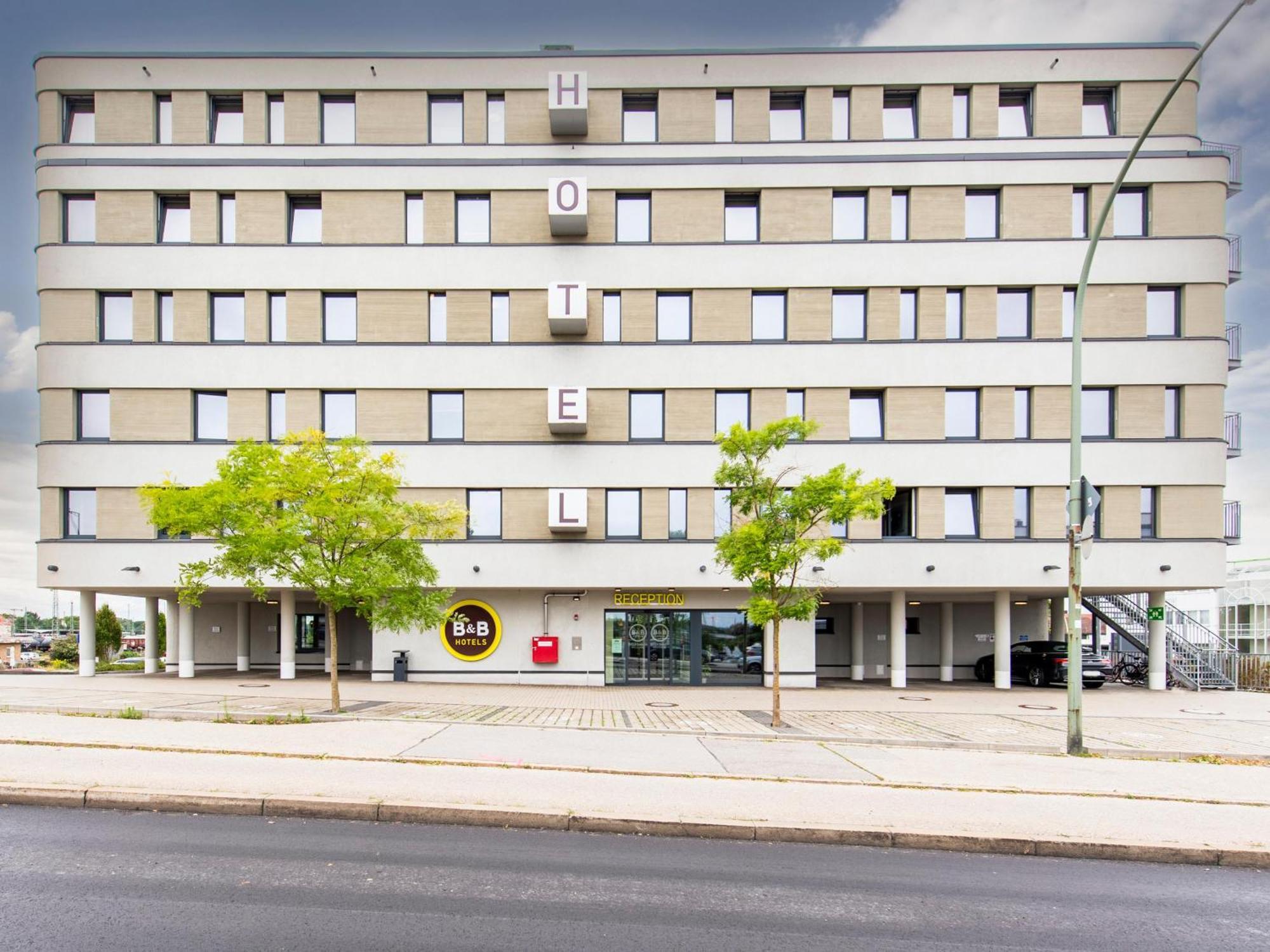 B&B Hotel 兰茨胡特 外观 照片